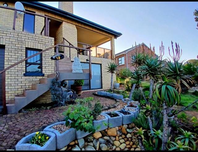 3 BEDROOM HOUSE FOR SALE IN STILBAAI-WES